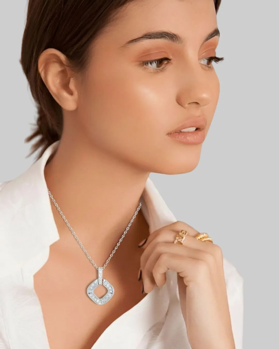 Luxurious Diamond Necklace Crafted for Timeless Elegance and Style