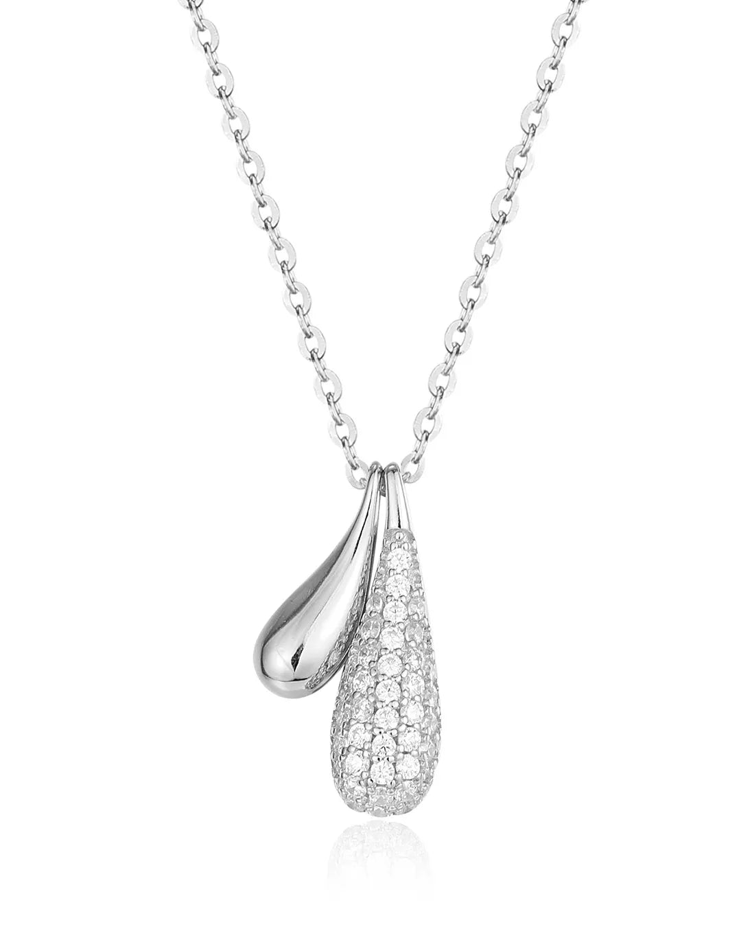 Radiant Silver Teardrop Necklace for a Refined and Elegant Appearance