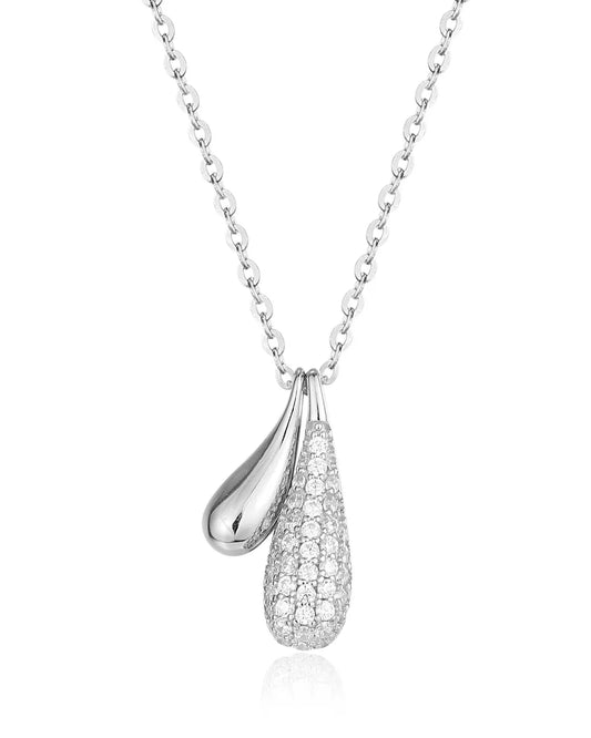 Radiant Silver Teardrop Necklace for a Refined and Elegant Appearance