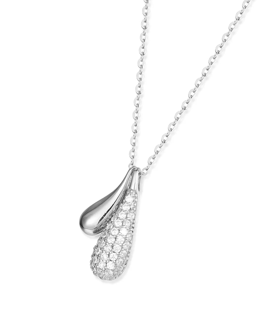 Radiant Silver Teardrop Necklace for a Refined and Elegant Appearance