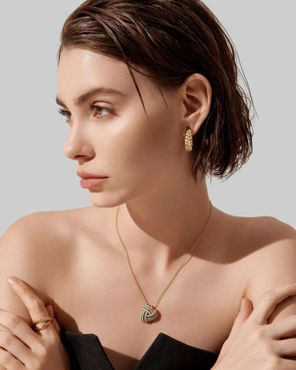 Serene Gold Wave Necklace Inspired by the Motion of the Ocean