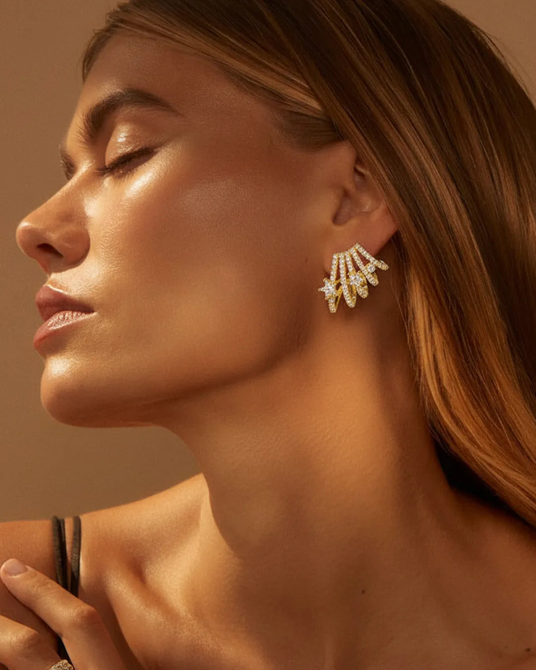 Elegant Gold Fan Earrings with a Unique and Exotic Fashion Design